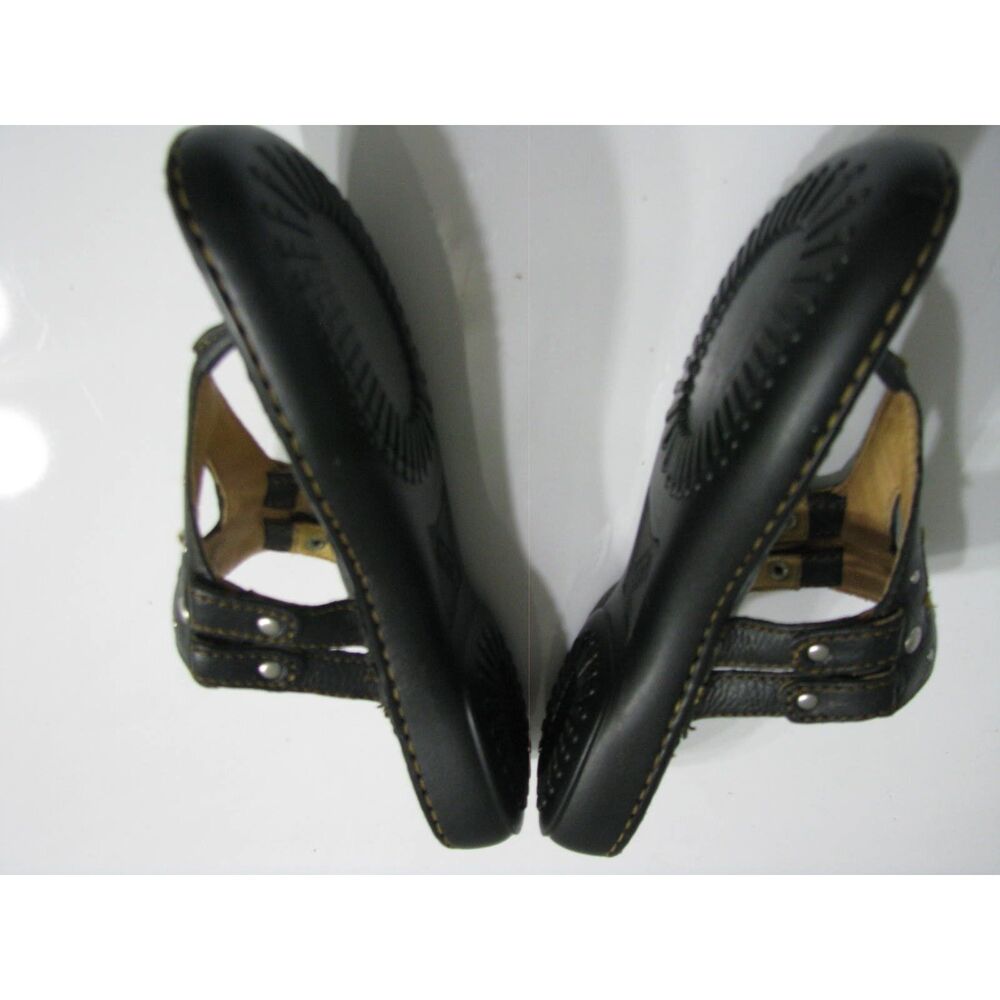 Born women's Leather Sandals - Picture 3 of 7